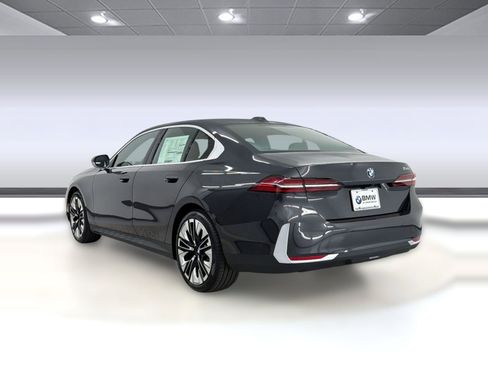 New 2026 BMW 530i w/ Premium Package RWD image 3