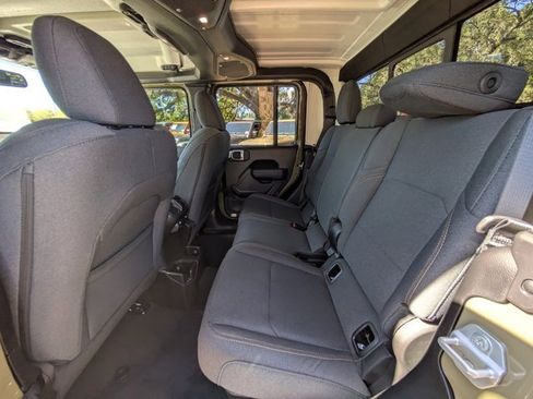 New 2025 Jeep Gladiator Sport image 12