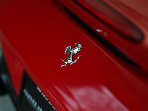 Used 2021 Ferrari F8 Tributo image 45