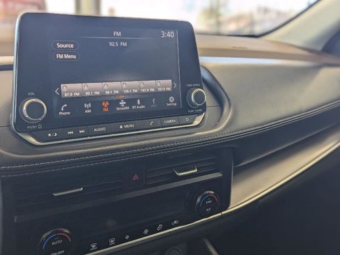 Used 2023 Nissan Rogue SV w/ SV Premium B Package image 14