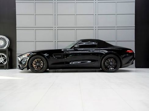 Used 2018 Mercedes-Benz AMG GT Roadster w/ Lane Tracking Package image 8