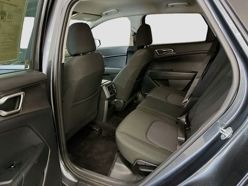 Used 2025 Kia Sportage LX image 28