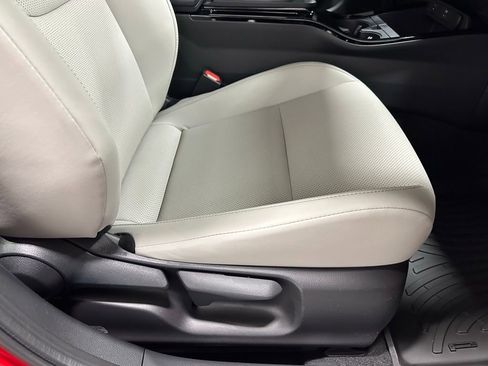 Used 2025 Toyota Prius XLE image 58