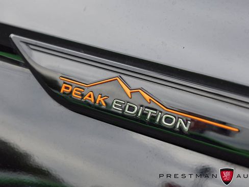Used 2024 Volkswagen Atlas Peak Edition SEL AWD/4WD image 11