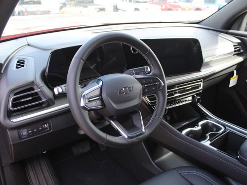 New 2026 Chevrolet Traverse LT image 10