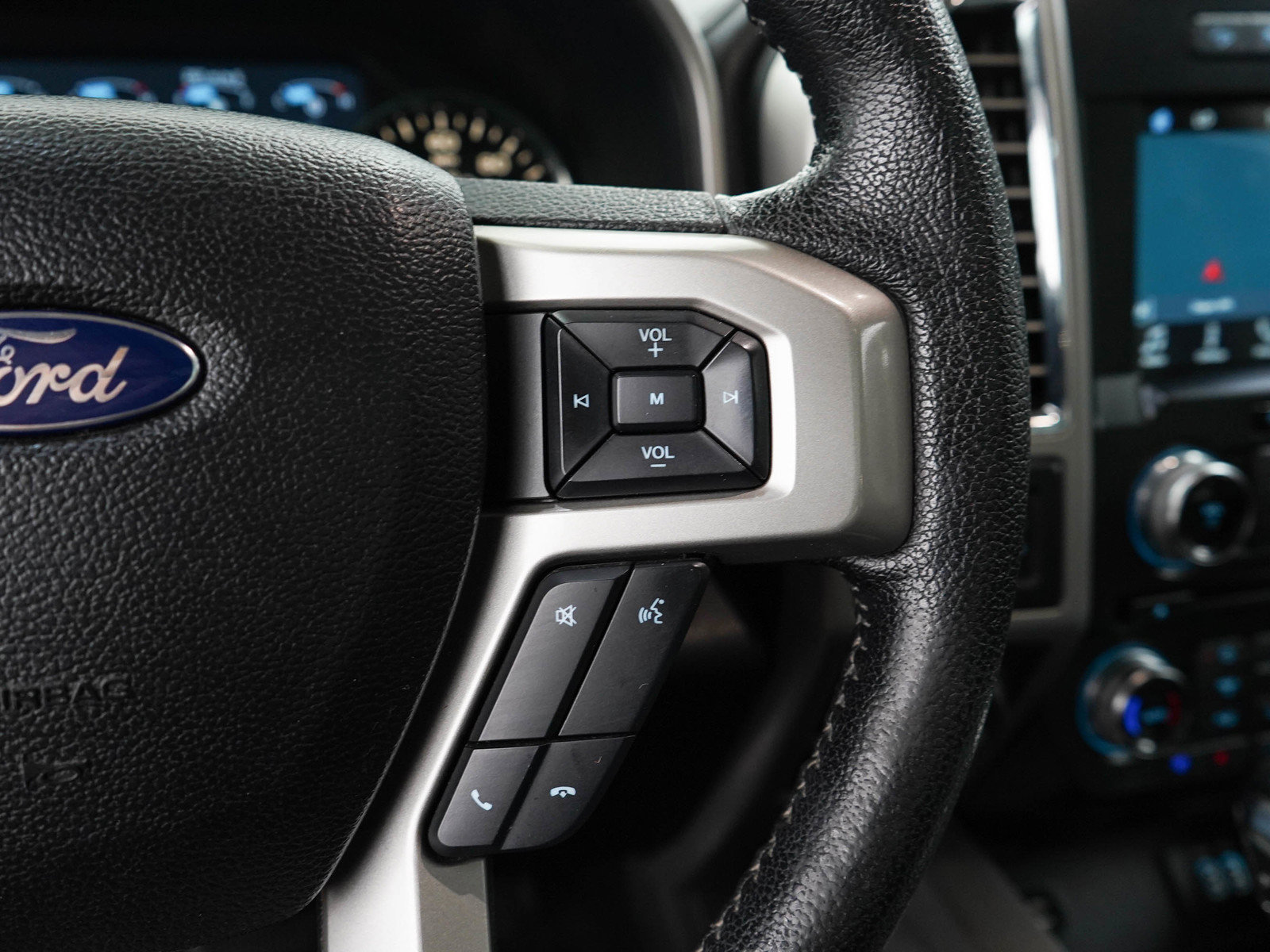 Used 2016 Ford F150 Lariat w/ Equipment Group 502A Luxury AWD/4WD image 29