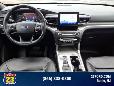 Used 2020 Ford Explorer XLT w/ Equipment Group 202A image 12