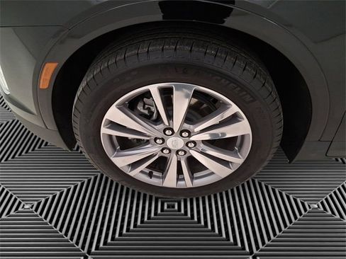 Used 2025 Cadillac XT5 Premium Luxury image 9