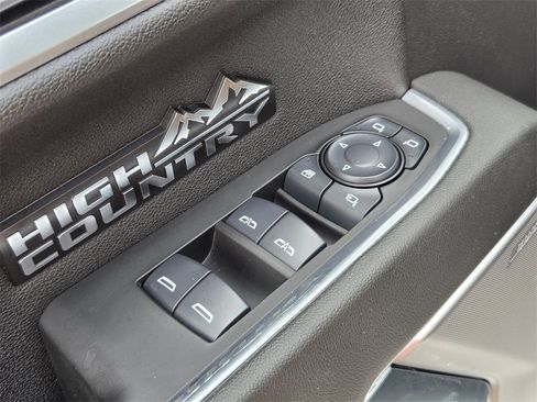 Used 2024 Chevrolet Silverado 1500 High Country w/ Technology Package image 12