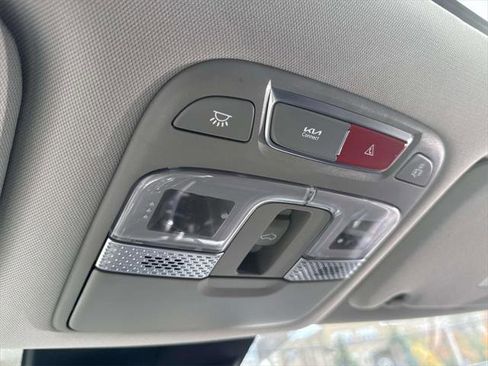 Used 2023 Kia Telluride EX w/ EX Captain's Chair Package image 32