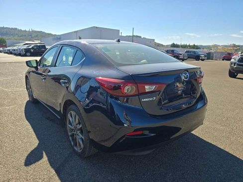 Used 2018 MAZDA MAZDA3 Grand Touring w/ Premium Equipment Package FWD image 7