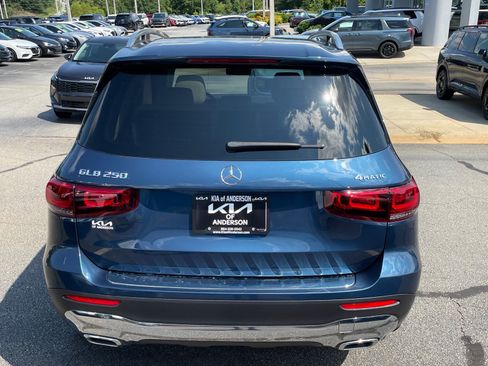 Used 2023 Mercedes-Benz GLB 250 4MATIC image 4