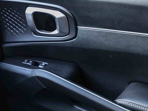 Certified 2024 Kia Sorento LX FWD image 16