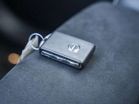 Used 2021 Volvo XC40 P8 Recharge w/ Advanced Package image 43