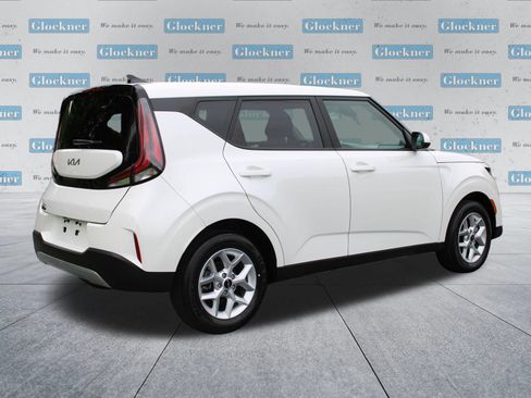 Used 2025 Kia Soul LX FWD image 6