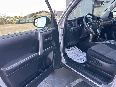 Used 2019 Toyota 4Runner SR5 AWD/4WD image 19