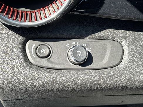 New 2026 Chevrolet Trax RS w/ Sunroof Package image 20