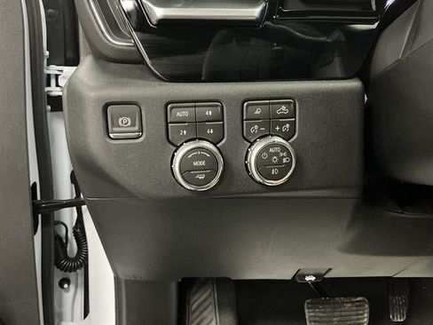 New 2026 GMC Sierra 1500 SLT w/ SLT Premium Package AWD/4WD image 10