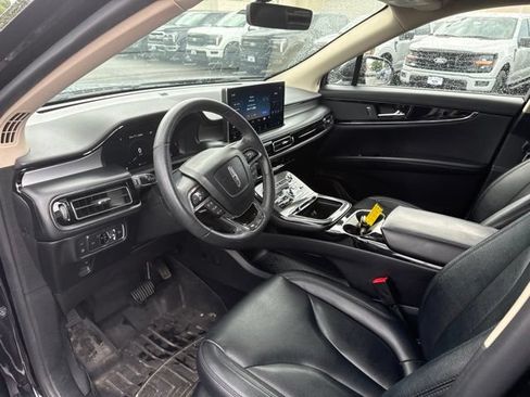 Used 2022 Lincoln Nautilus FWD w/ Premium Package image 9
