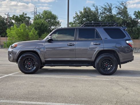 Used 2022 Toyota 4Runner SR5 Premium w/ Moonroof Package RWD image 6