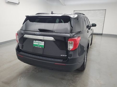 Used 2022 Ford Explorer XLT AWD/4WD image 7