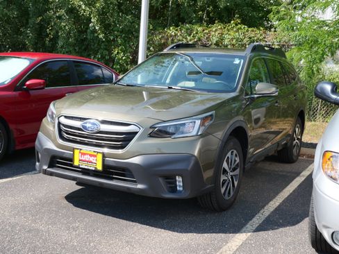 Used 2020 Subaru Outback Premium AWD/4WD image 3