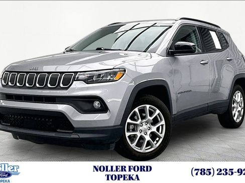 Used 2022 Jeep Compass Latitude AWD/4WD image 1