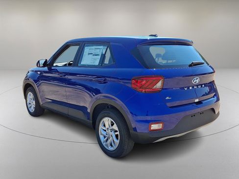 New 2025 Hyundai Venue SE image 5