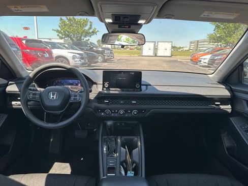 Used 2025 Honda Accord SE image 18