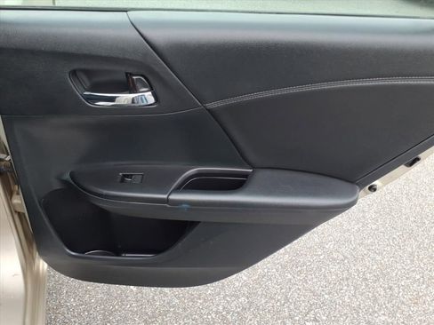 Used 2015 Honda Accord Sport image 20