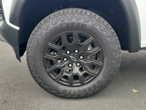Used 2026 Chevrolet Colorado Trail Boss AWD/4WD image 28