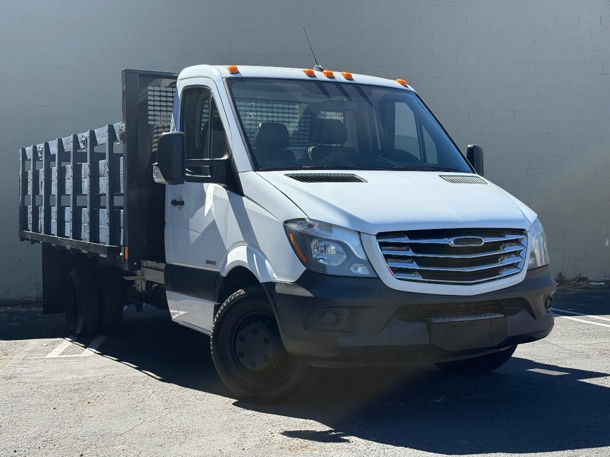 Used 2014 Freightliner Sprinter 3500 w/ Front Bench Seat Package RWD image 2