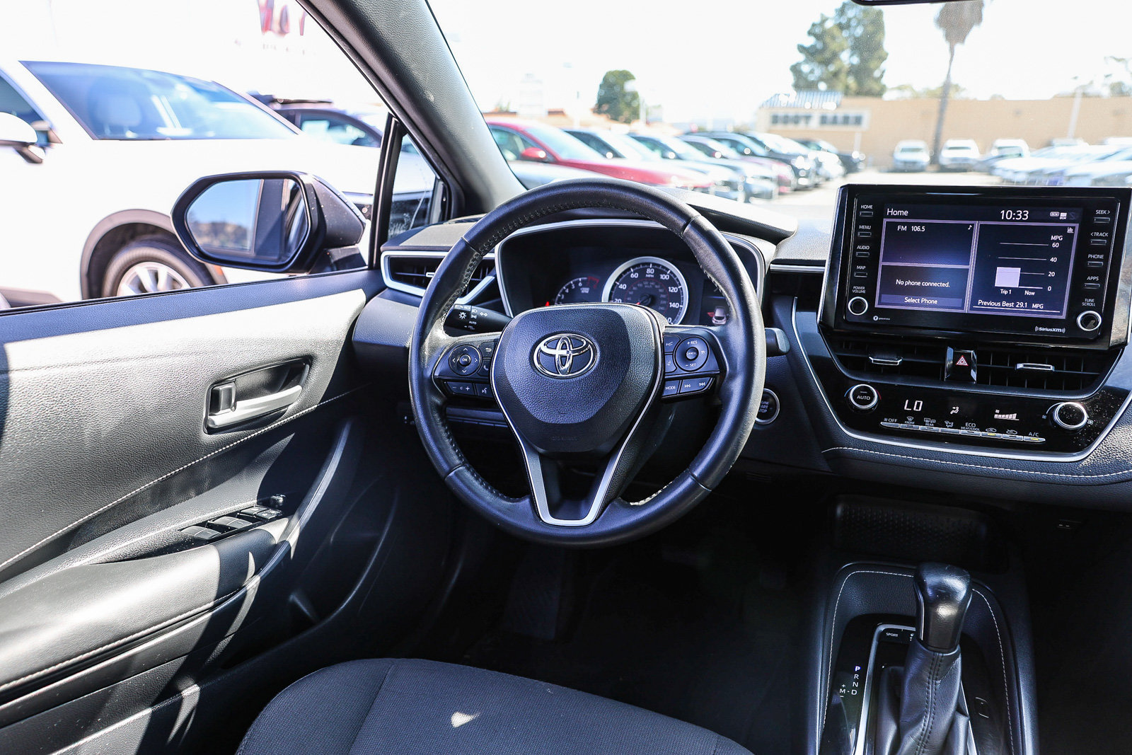 Used 2022 Toyota Corolla SE w/ Carpet Mat Package (TMS) FWD image 4