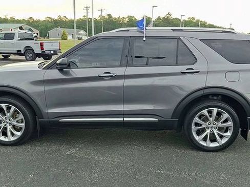 Certified 2021 Ford Explorer Platinum w/ Equipment Group 601A AWD/4WD image 5