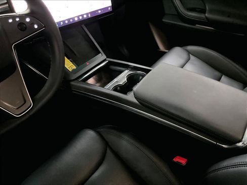 Used 2024 Tesla Model X image 20