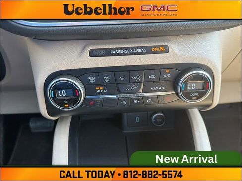 Used 2020 Ford Escape Titanium AWD/4WD image 23