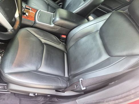 Used 2014 Chrysler 300 AWD w/ Driver Convenience Group image 9