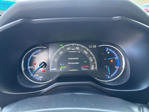 Used 2024 Toyota RAV4 XLE image 33