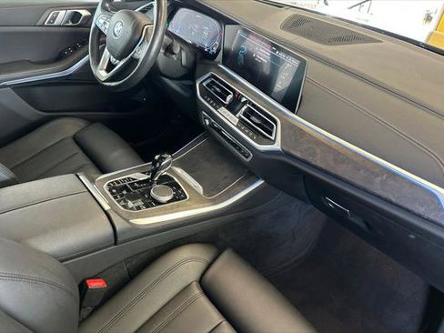 Used 2022 BMW X5 xDrive45e w/ Climate Comfort Package image 15