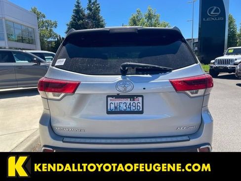 Used 2019 Toyota Highlander XLE w/ Protection Package #3 AWD/4WD image 5