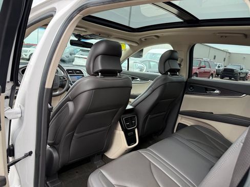 Used 2019 Lincoln Nautilus Reserve FWD image 12