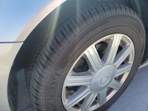 Used 2007 Cadillac DTS Luxury II image 4