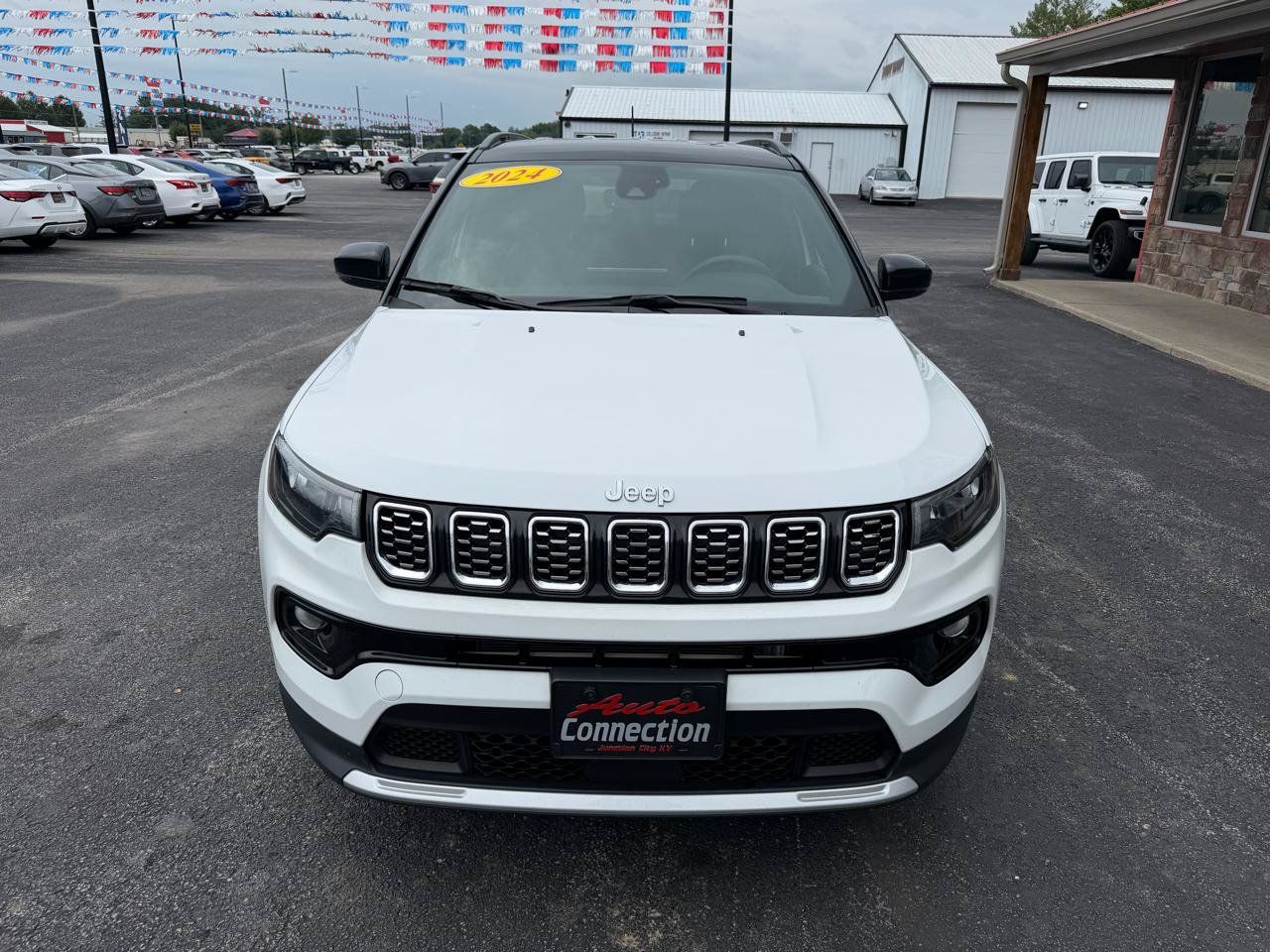 Used 2024 Jeep Compass Limited AWD/4WD image 10