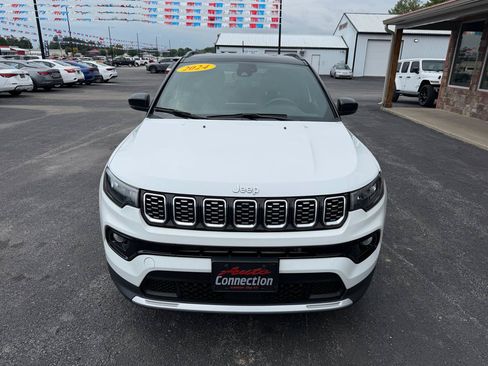 Used 2024 Jeep Compass Limited AWD/4WD image 10