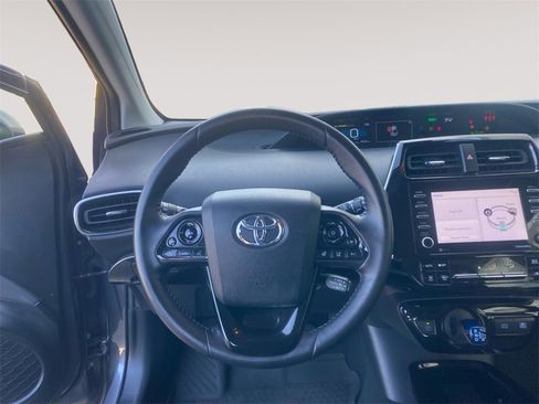 Used 2022 Toyota Prius XLE image 12