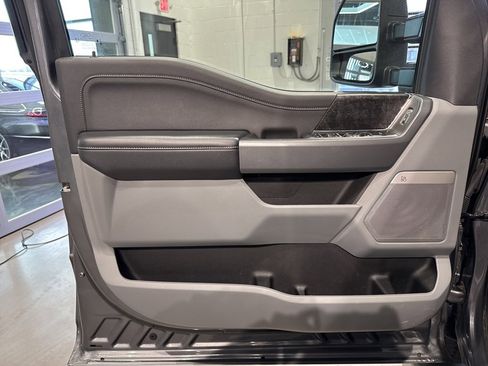 Used 2024 Ford F250 XLT w/ Black Appearance Package image 14