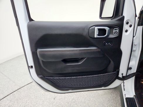 Used 2023 Jeep Wrangler Unlimited Rubicon 392 AWD/4WD image 25