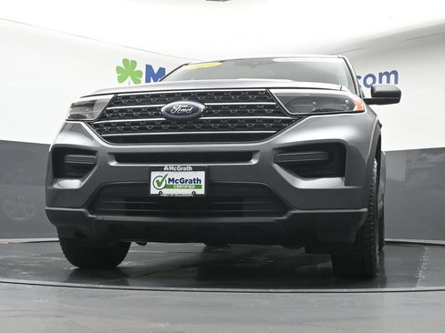 Used 2023 Ford Explorer XLT AWD/4WD image 7