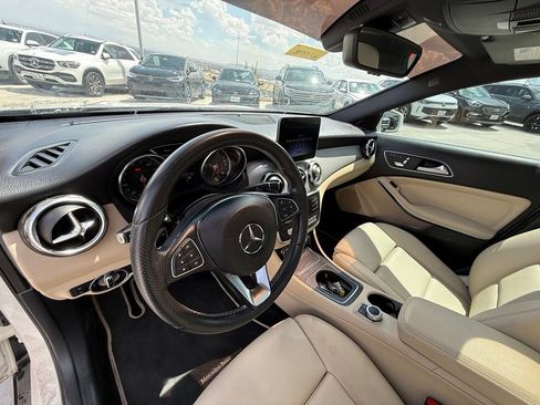 Used 2020 Mercedes-Benz GLA 250 w/ Premium Package image 14