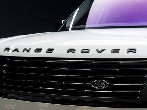 Used 2023 Land Rover Range Rover SV AWD/4WD image 6